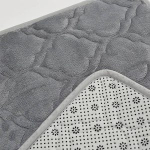 Tapis de bain gris clair